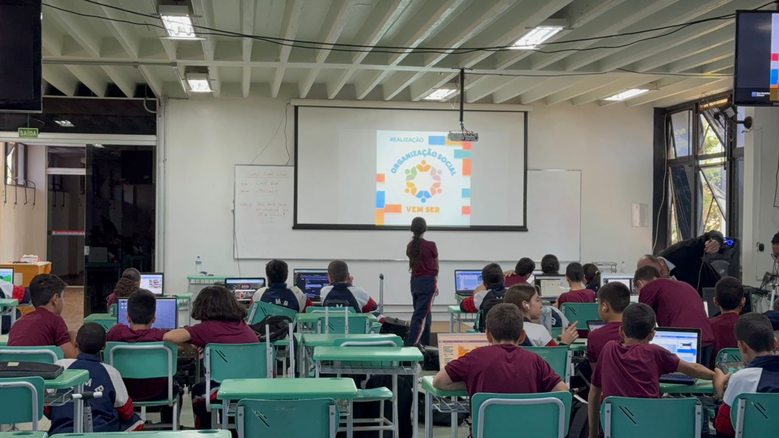 Transformando Vidas com Tecnologia: Projeto da Vem Ser no Colégio Militar de Brasília